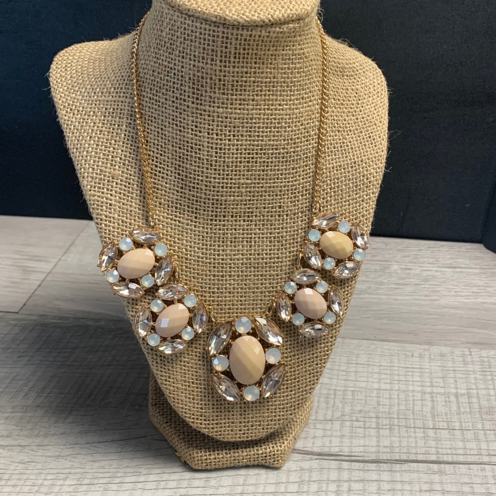 New York & Company Gold Tone Peach Crystal Statement Bib Necklace 16in 4476